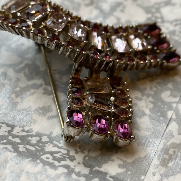 Vintage Brooch- purple and clear stones - Picture 7 of 7